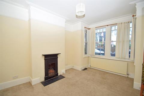 2 bedroom maisonette to rent, Sidney Road, St Margarets Village