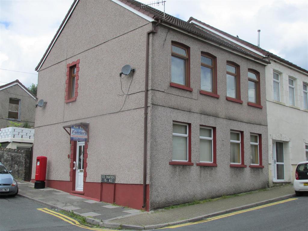 Picton Street, Nantyffyllon, Maesteg 2 bed flat £525 pcm (£121 pw)