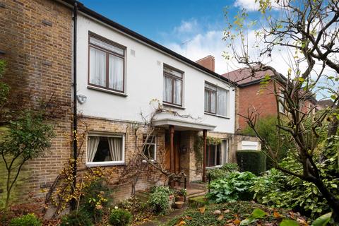 7 Redington Gardens, London, NW3 7RU