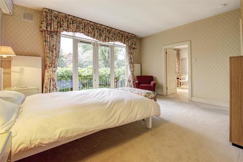 7 Redington Gardens, London, NW3 7RU