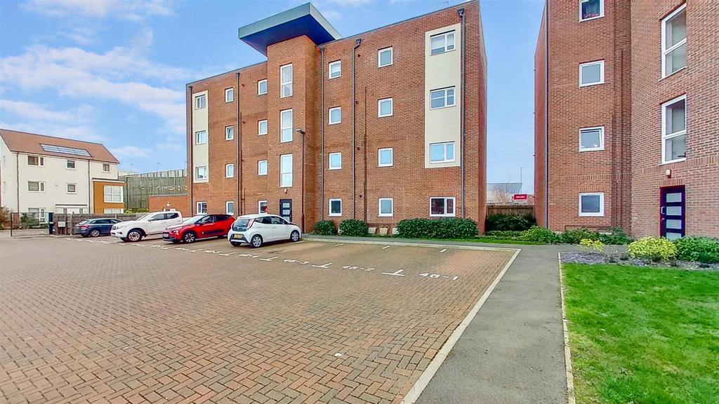 Bowling Green Close, Bletchley, Milton Keynes 2 bed apartment for sale