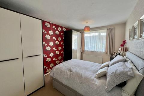 11 Ringwood Close, Northampton, NN2 8QG