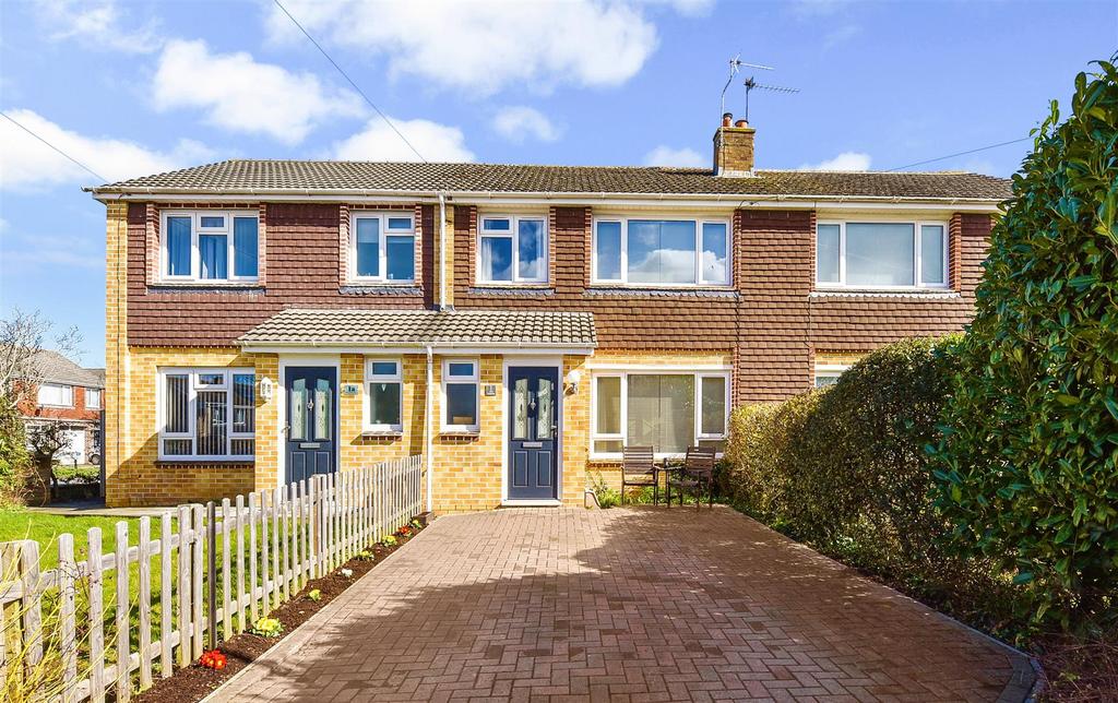 Avon Crescent, Halterworth, Romsey, Hampshire 3 bed terraced house for