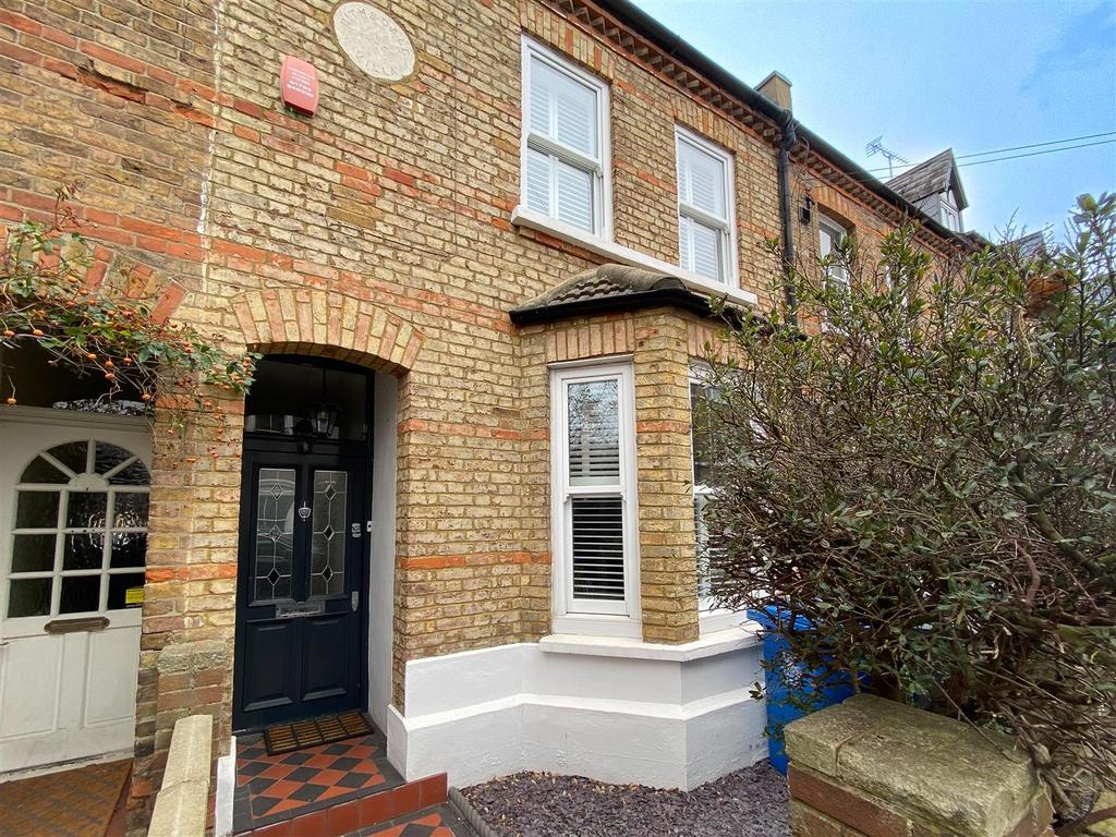 Grove Road, Windsor 4 bed house £3,250 pcm (£750 pw)