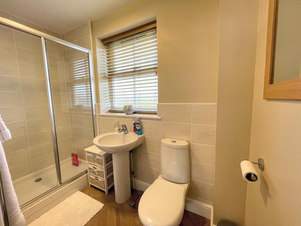 En suite shower room/w.c
