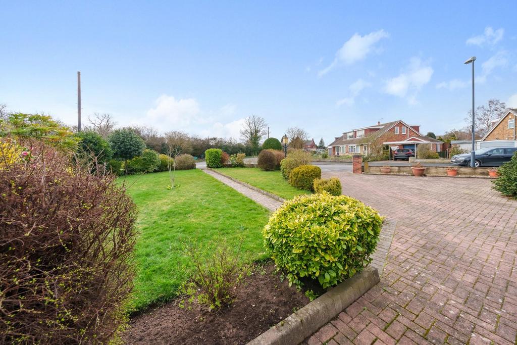 Broadacres, Carlton, Goole 3 bed semidetached bungalow for sale £215,000