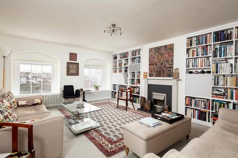 Flat 7, 14 Royal York Crescent, Bristol, BS8 4JY