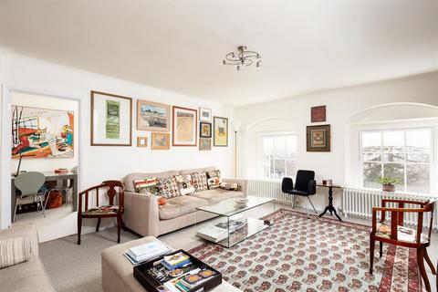 Flat 7, 14 Royal York Crescent, Bristol, BS8 4JY