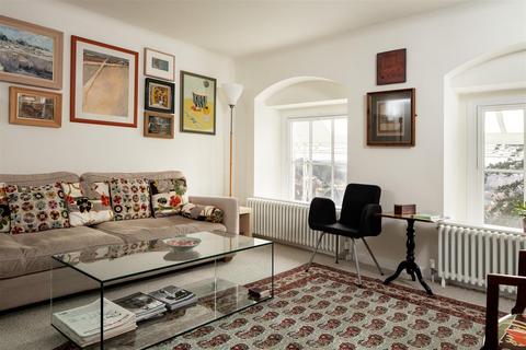 Flat 7, 14 Royal York Crescent, Bristol, BS8 4JY