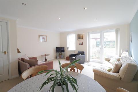 3 bedroom semi-detached house for sale - Sun Lido Square Gardens, Braintree