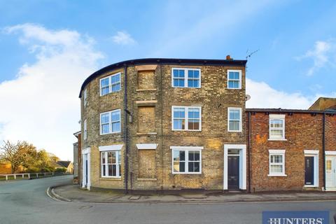 2 bedroom flat for sale, Church Street, Filey