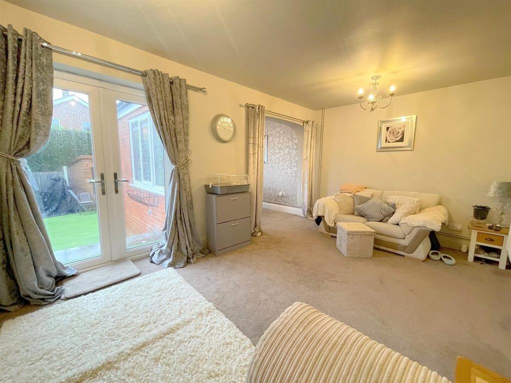 close, Cheddleton 4 bed property £225,000