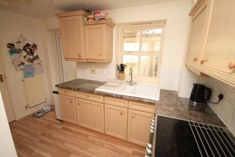 3 Longroyd, Thackley, Bradford, BD10 8WD