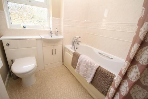 3 Longroyd, Thackley, Bradford, BD10 8WD