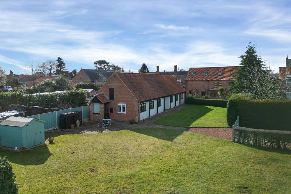 Great North Road, Cromwell, Newark 3 bed barn conversion for sale £