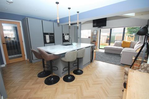 29 Sandgate Drive, Kippax, Leeds, LS25 7EX