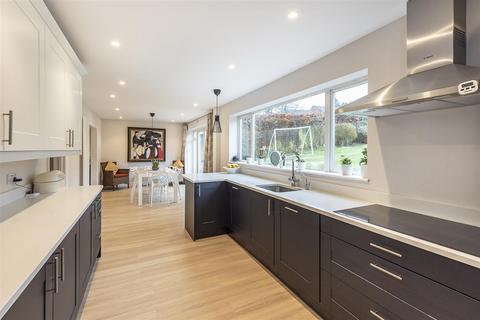 8 Barns Dene, Harpenden, AL5 2HQ