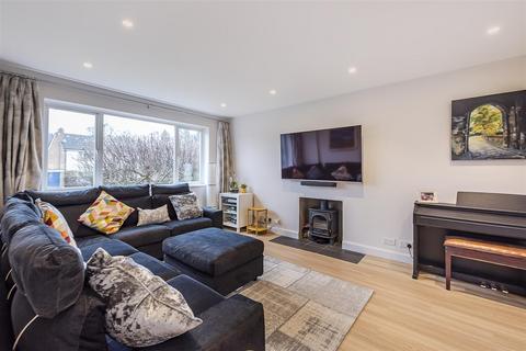 8 Barns Dene, Harpenden, AL5 2HQ