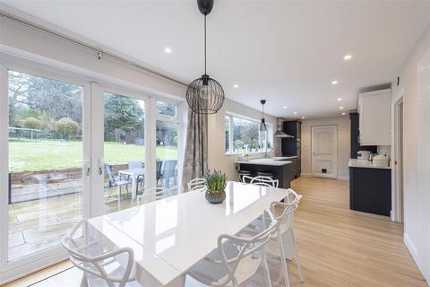 8 Barns Dene, Harpenden, AL5 2HQ