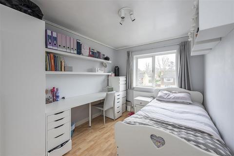 8 Barns Dene, Harpenden, AL5 2HQ