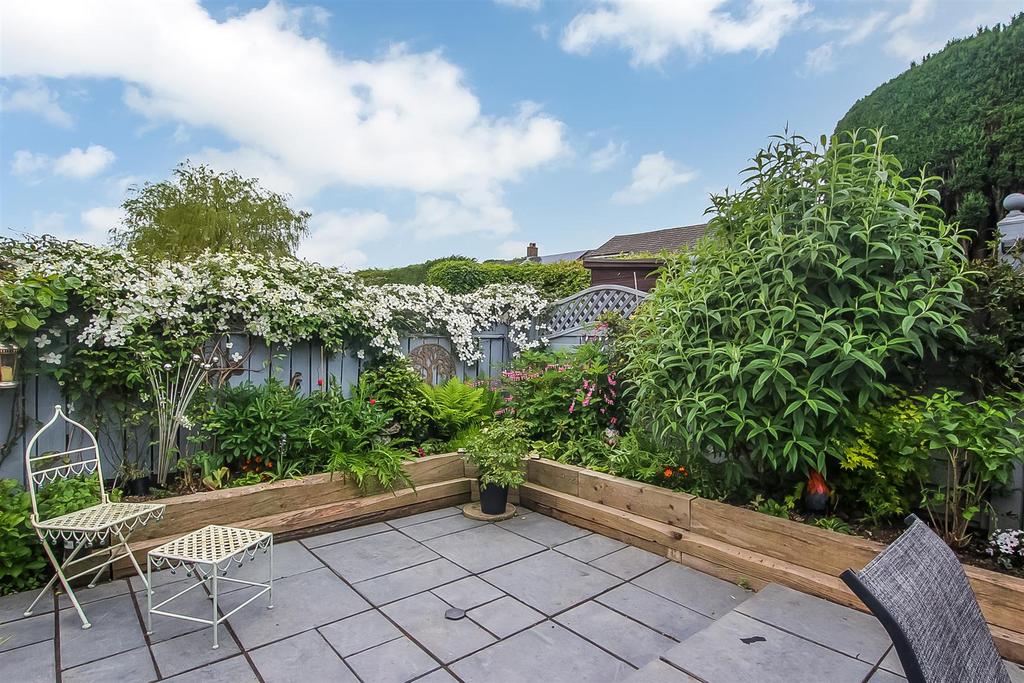 Greenhill Road, Heighington Village, Newton Aycliffe 3 bed semi