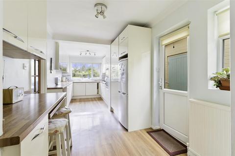 4 Greenway, Great Bookham, Leatherhead, KT23 3PA