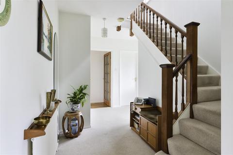 4 Greenway, Great Bookham, Leatherhead, KT23 3PA
