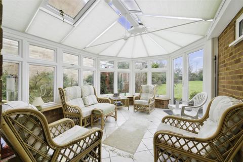 4 Greenway, Great Bookham, Leatherhead, KT23 3PA