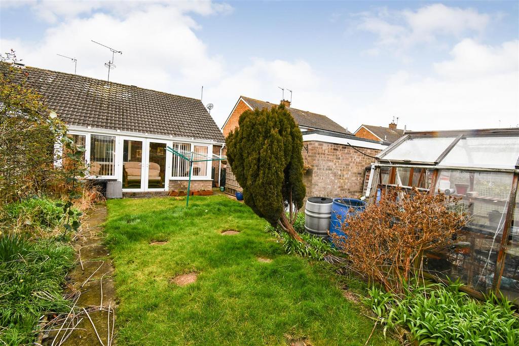 Westborough Way, Hull 2 bed semidetached bungalow for sale £175,000
