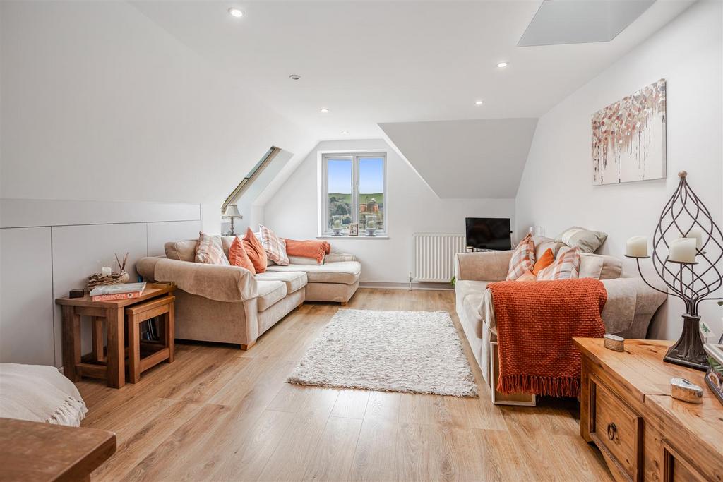 A21 - 20 Above Town Dartmouth - 230310.jpg