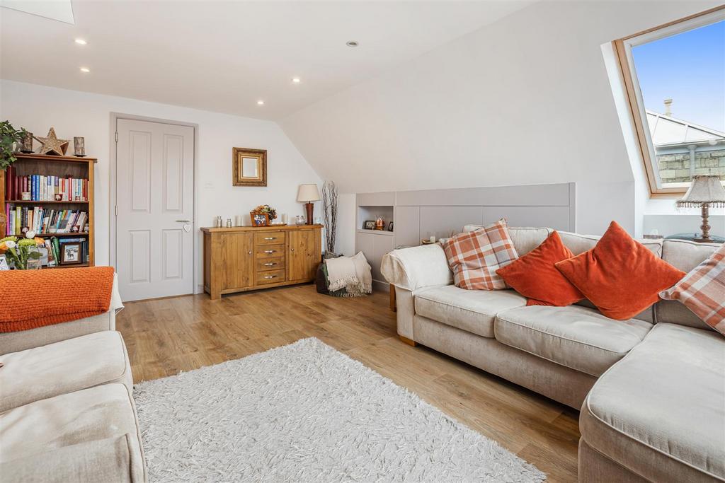 A26 - 20 Above Town Dartmouth - 230310.jpg