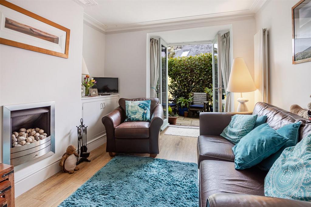 A07 - 20 Above Town Dartmouth - 230310.jpg