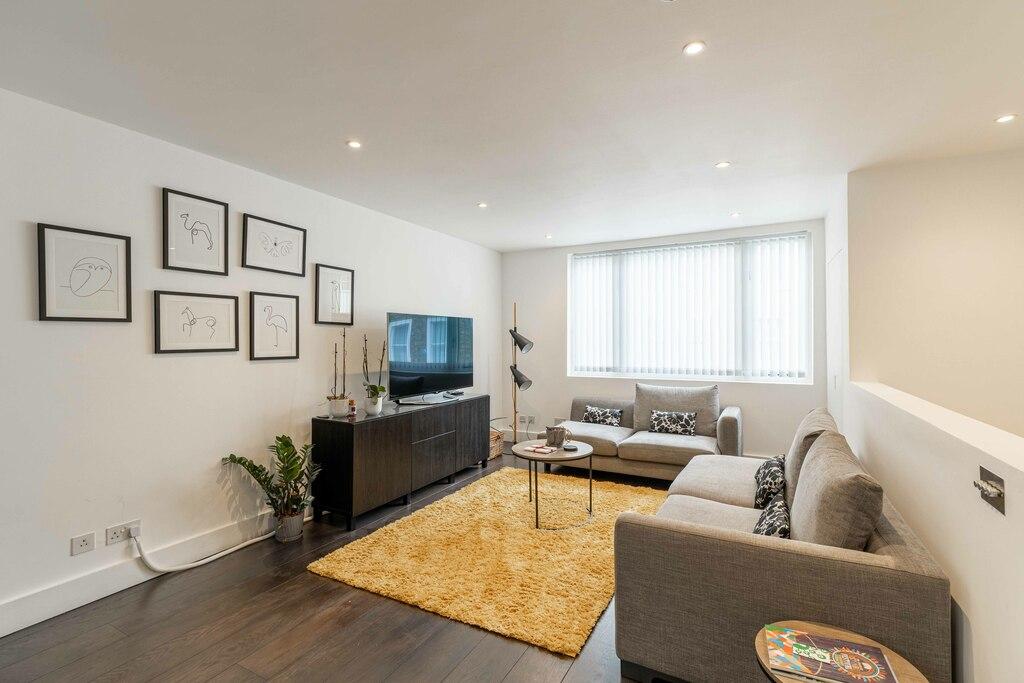 Westmoreland Terrace, Pimlico, SW1V 3 bed apartment - £5,633 pcm (£ ...