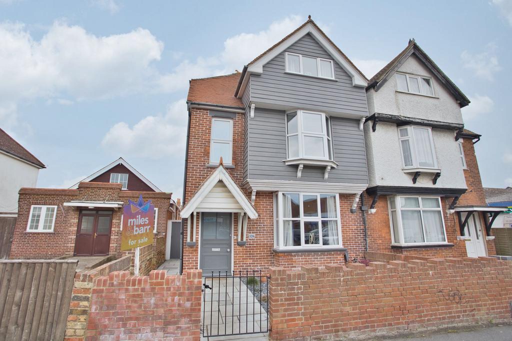 Cheriton Road, Folkestone, CT19 5 bed semidetached house for sale £