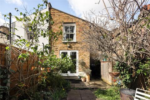 164 Swaton Road, London, E3 4ER