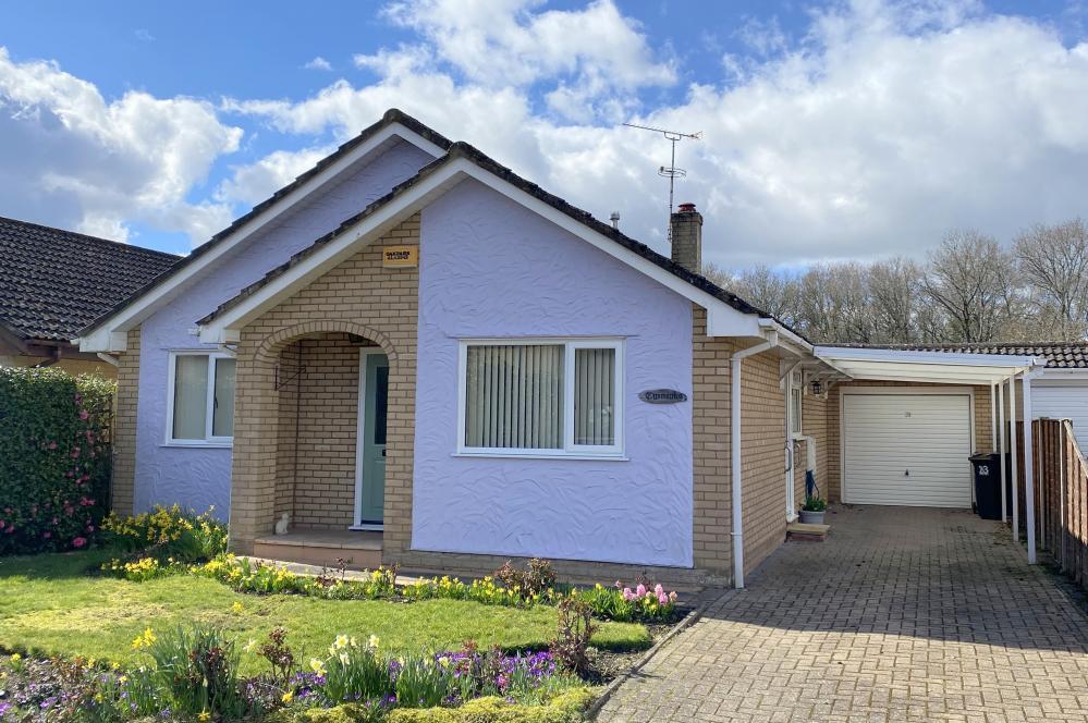 Albany Drive, Three Legged Cross, BH21 6YX 3 bed detached bungalow for
