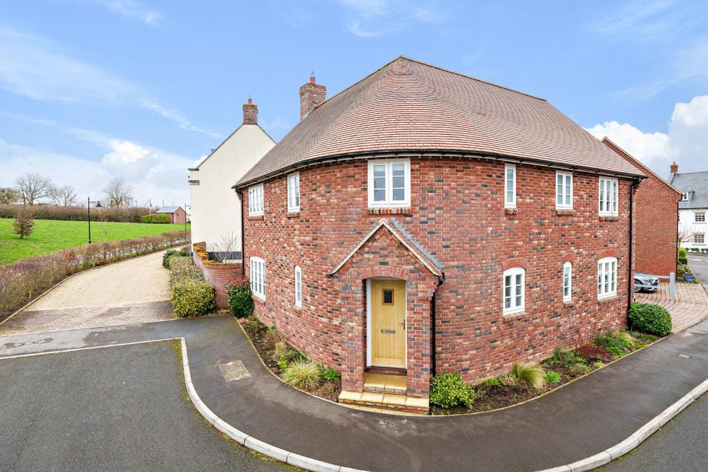 Emletts Way, Yeovil, Somerset, BA21 4 bed detached house for sale £