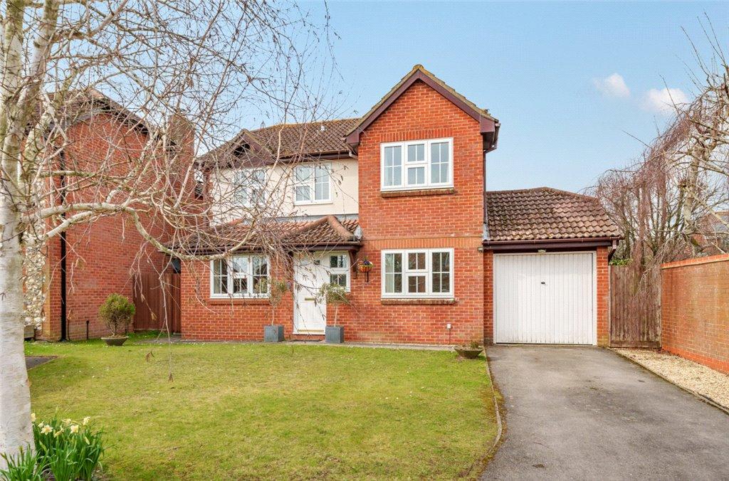 Campion Drive, Romsey, Hampshire 4 bed detached house for sale £585,000
