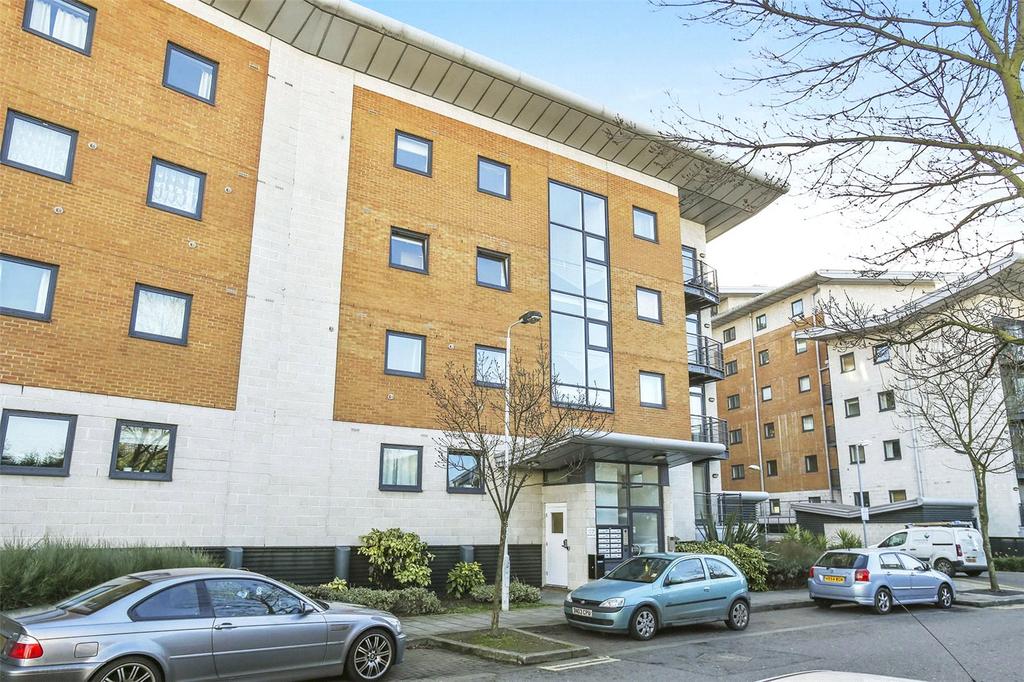Fishguard Way, Beckton, London, E16 1 bed flat £1,400 pcm (£323 pw)