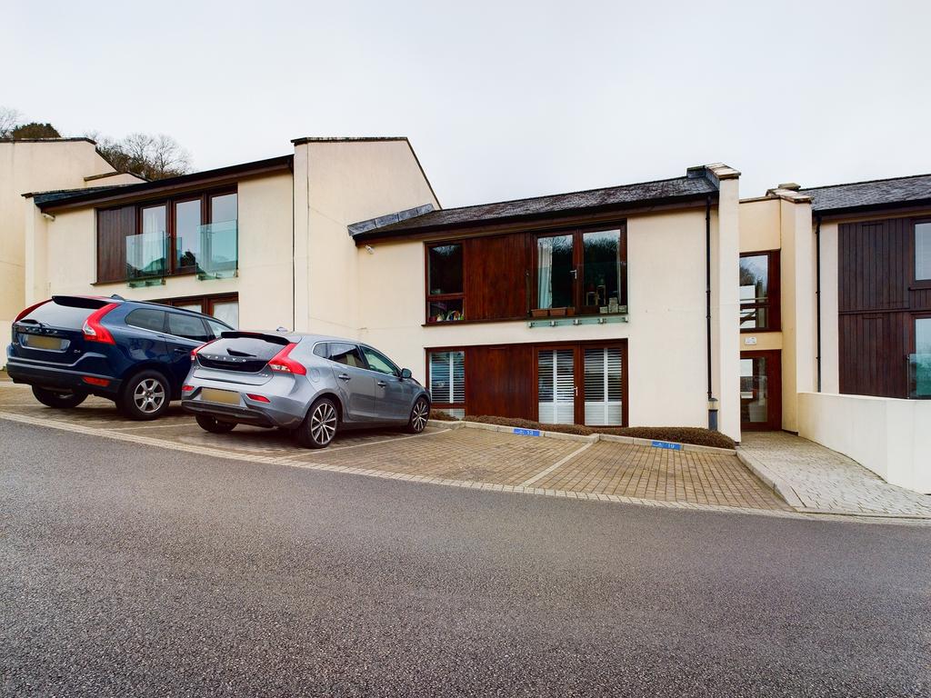 St Annes, Mumbles, Swansea, SA3 2 bed flat £299,950