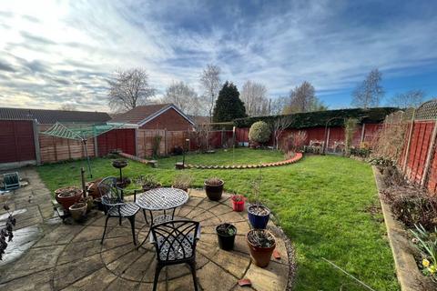 9 Garsdale, Northampton, NN2 8UY