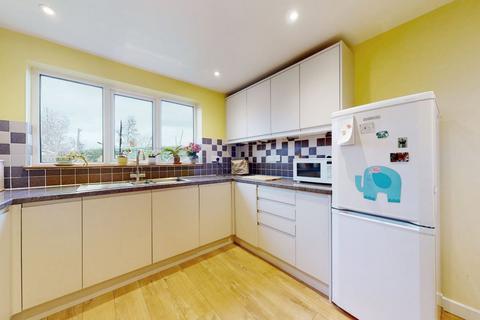 9 Garsdale, Northampton, NN2 8UY