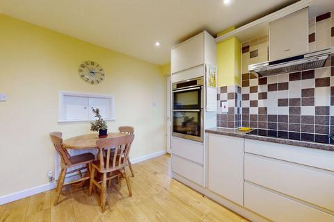 9 Garsdale, Northampton, NN2 8UY