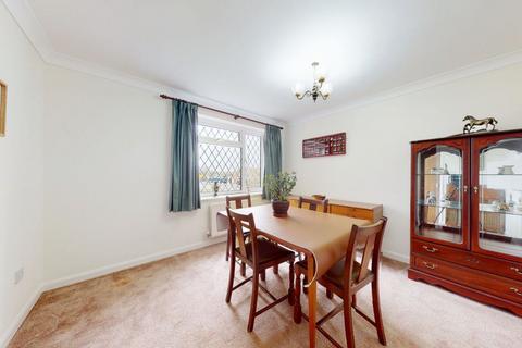 9 Garsdale, Northampton, NN2 8UY