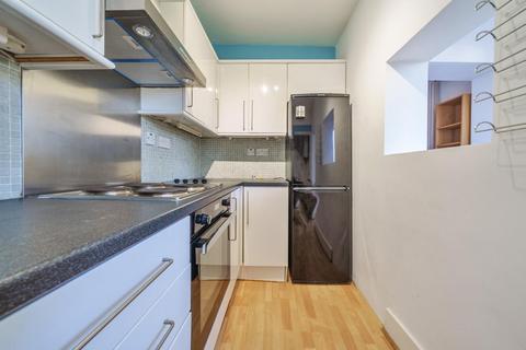 37d Grenfell Road, Mitcham, CR4 2BZ