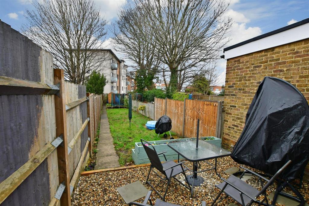 Campbell Road, Maidstone, Kent 2 bed terraced house £275,000