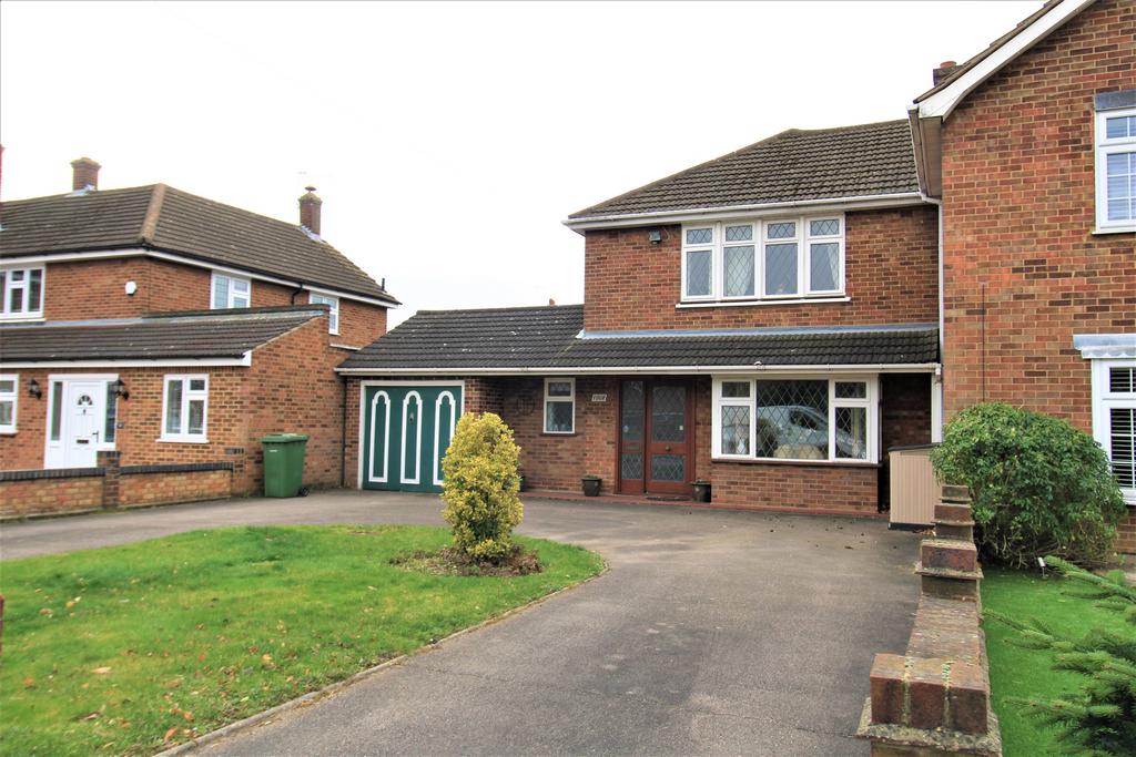 Avon Road, Upminster RM14 3 bed semidetached house for sale £700,000