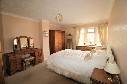 4 Avon Road, Upminster, RM14 1QS