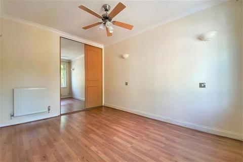 62 Elder Close, Winchester, SO22 4LH