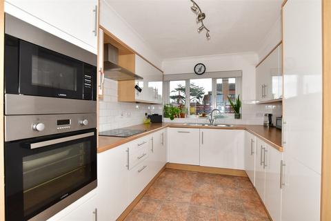 16 Belgrave Close, Ramsgate, CT11 9TW
